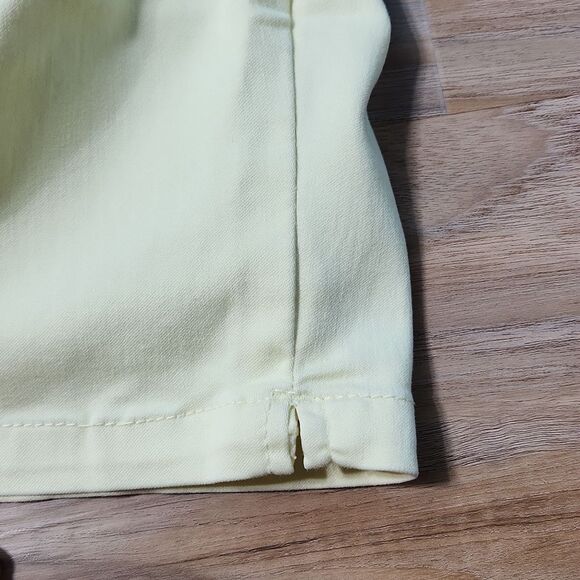 🔺️Celebrity Pink Yellow Bermuda Shorts Size 7/29 - Picture 6 of 9